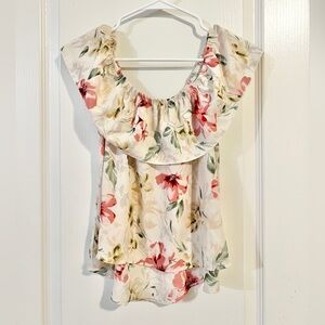 Hollister beach - off shoulder top  - in great condition!